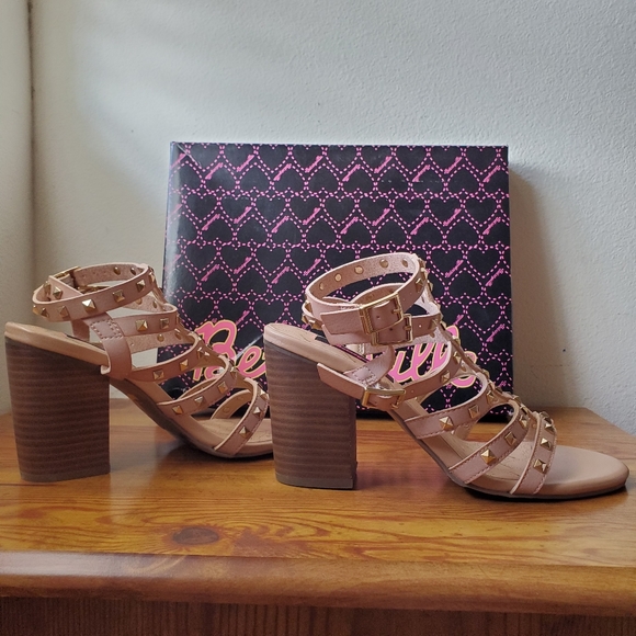 πHPβ¨ BNIB! Betseyville Naveah Gladiator Sandals - Size 7 - Picture 3 of 12